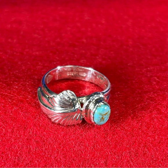 Classic Native American Sterling Ring with Turquoise & Feather Design Ships FREE - Picture 3 of 5